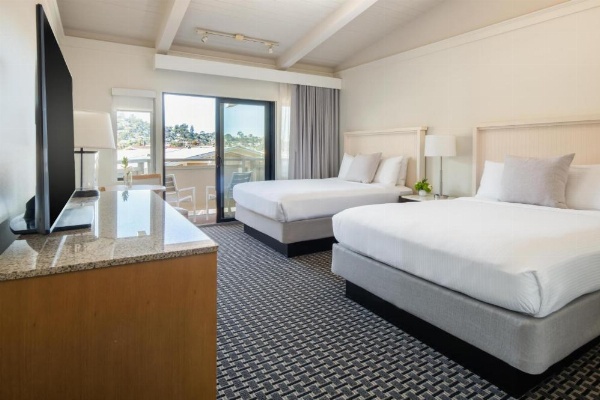 The Lodge At Tiburon image 28